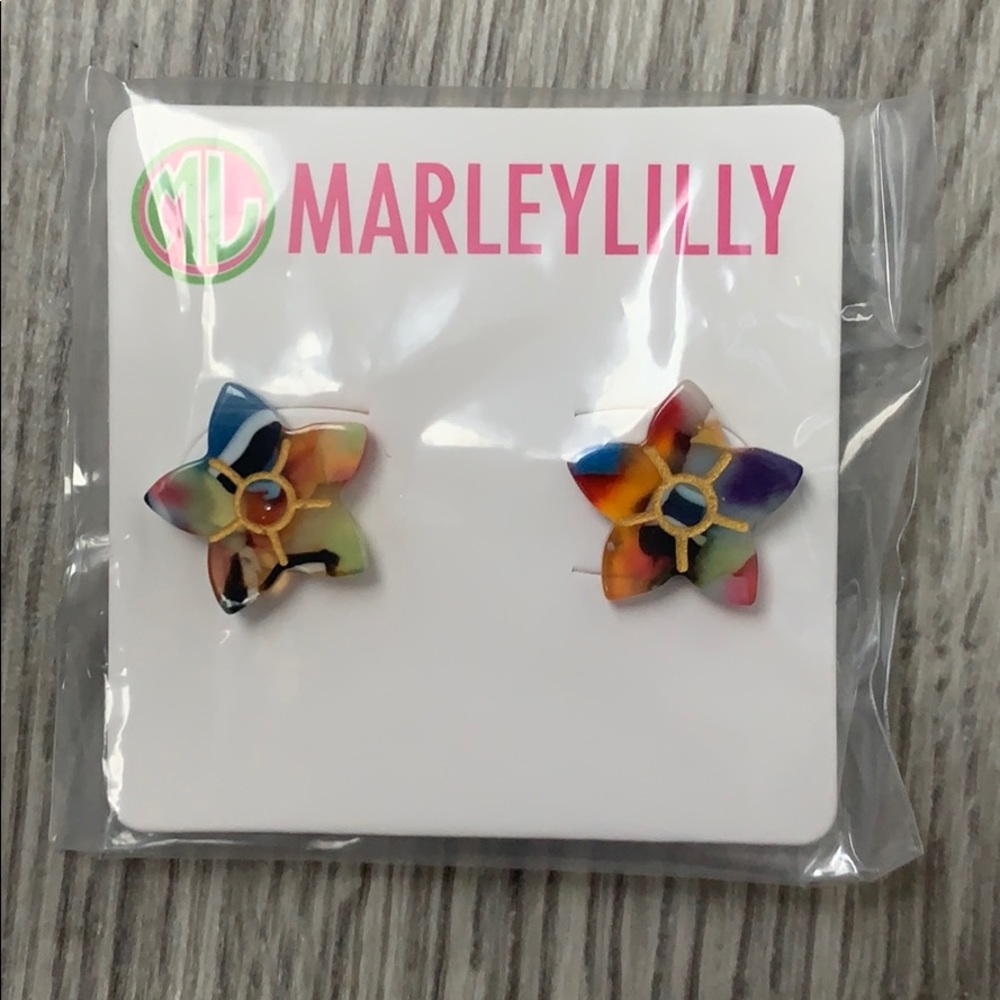 Flower Resin Studs
